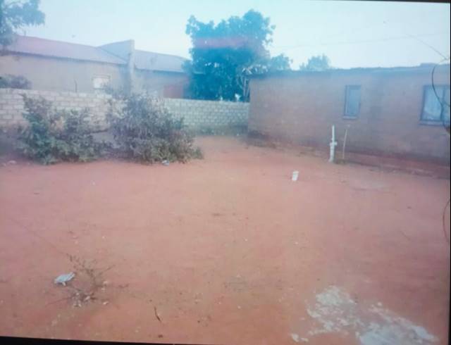BEDROOM FREEHOLD FOR SALE IN SOSHANGUVE Y